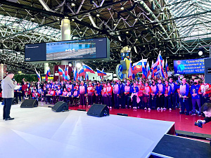 В аэропорту Шереметьево торжественно встретили Паралимпийскую сборную команду России